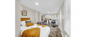 Glimmering Comfort: Spacious Studio for 3!